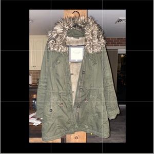 Abercrombie & Fitch faux fur Green coat